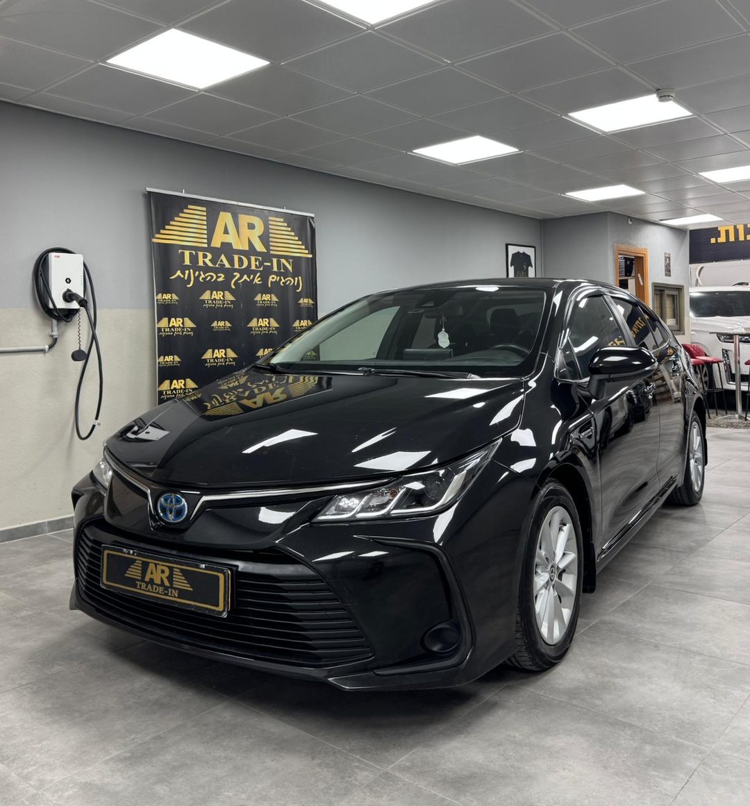 טויוטה COROLLA HSD SDN SUN 2019
