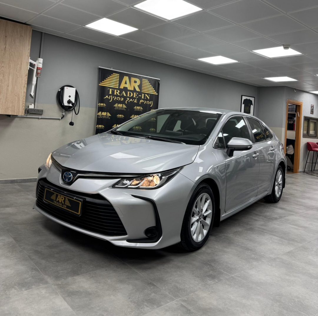 טויוטה COROLLA HSD SDN SUN 2022