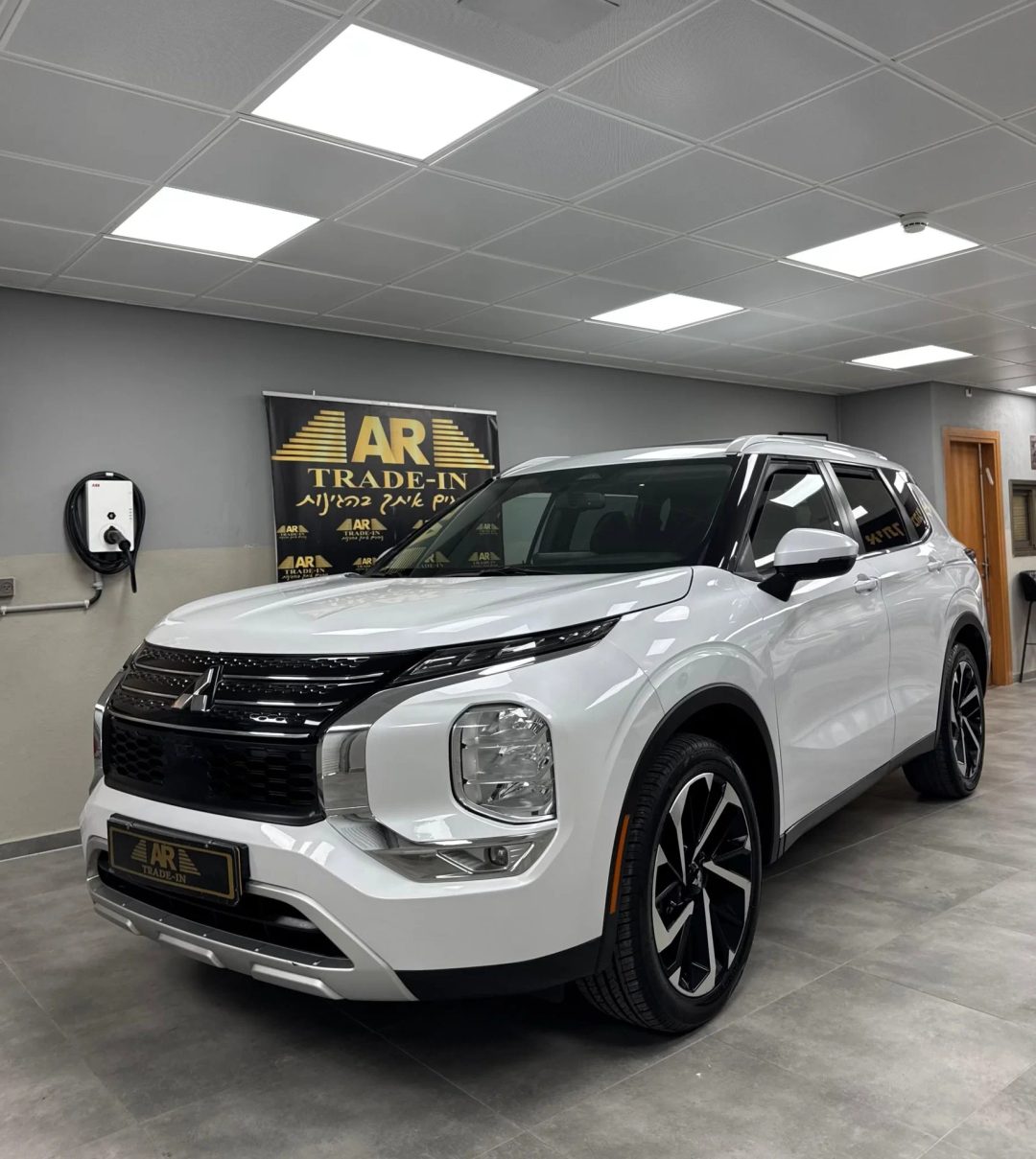 מיצובישי OUTLANDER INSTYLE 2023